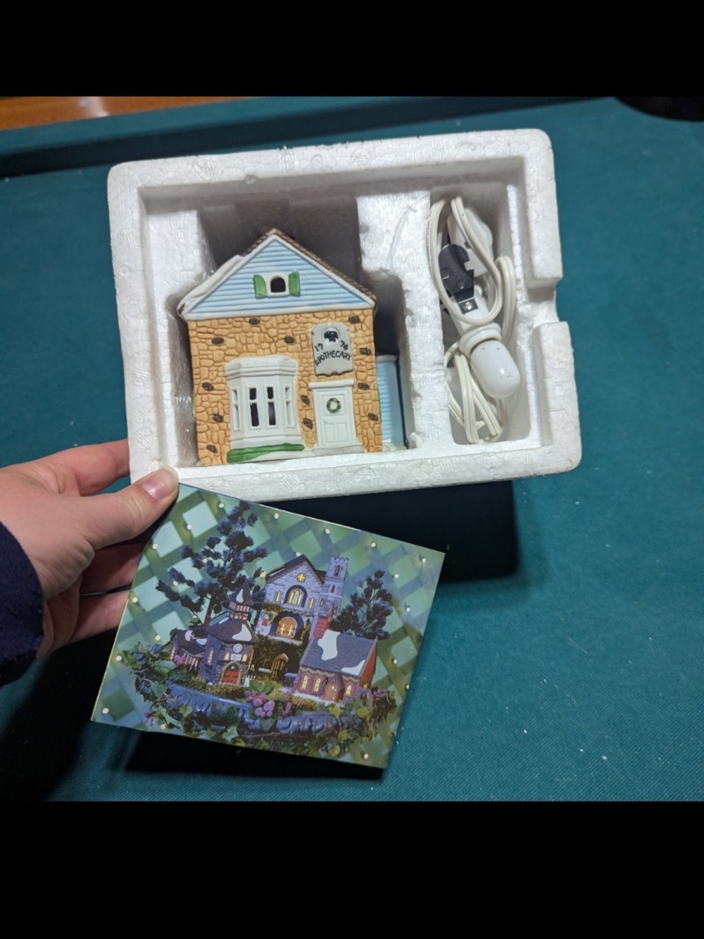 Department 56 - New England Village Series - Apothecary Shop